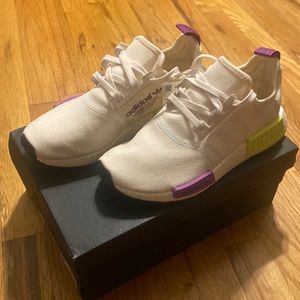 Adidas NMD_R1 sneaker NWT size 6